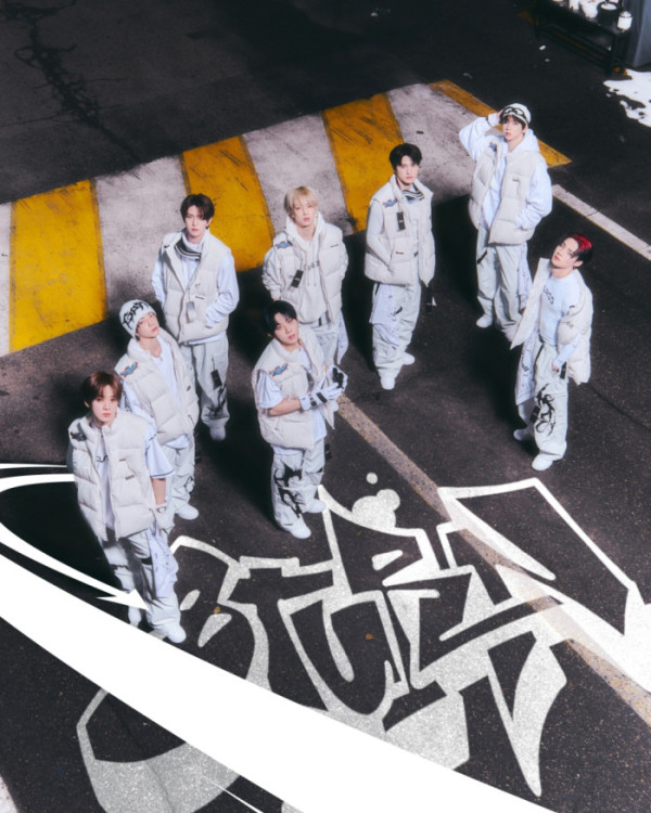 ▲8TURN(에잇턴)(사진 = MNH엔터테인먼트 제공)