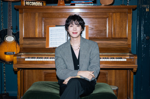 <b>제이홉</b>, 美 '<b>지미 팰런쇼</b>' 출격…<b>미구엘</b>과 합동 <b>무대</b>