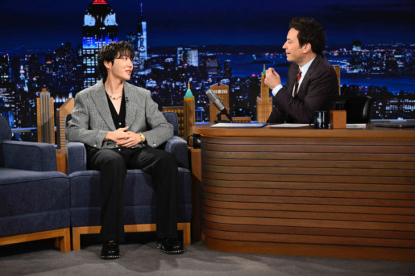 ▲방탄소년단 제이홉, NBC '지미팰런쇼' 출연(사진제공=Todd Owyoung/NBC)