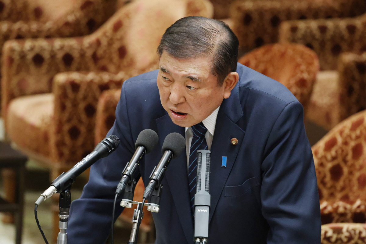 ▲이시바 시게루 일본 총리가 4일 중의원 내각위원회에서 답변하고 있다. 도쿄/AFP연합뉴스
