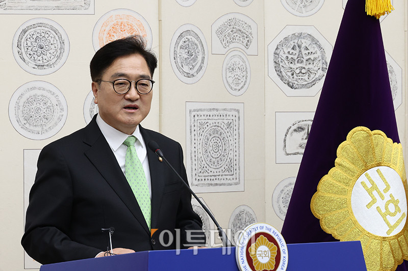 ▲우원식 국회의장이 4일 서울 여의도 국회에서 헌법재판소의 윤석열 전 대통령 파면 선고와 관련해 대국민담화를 하고 있다. 고이란 기자 photoeran@