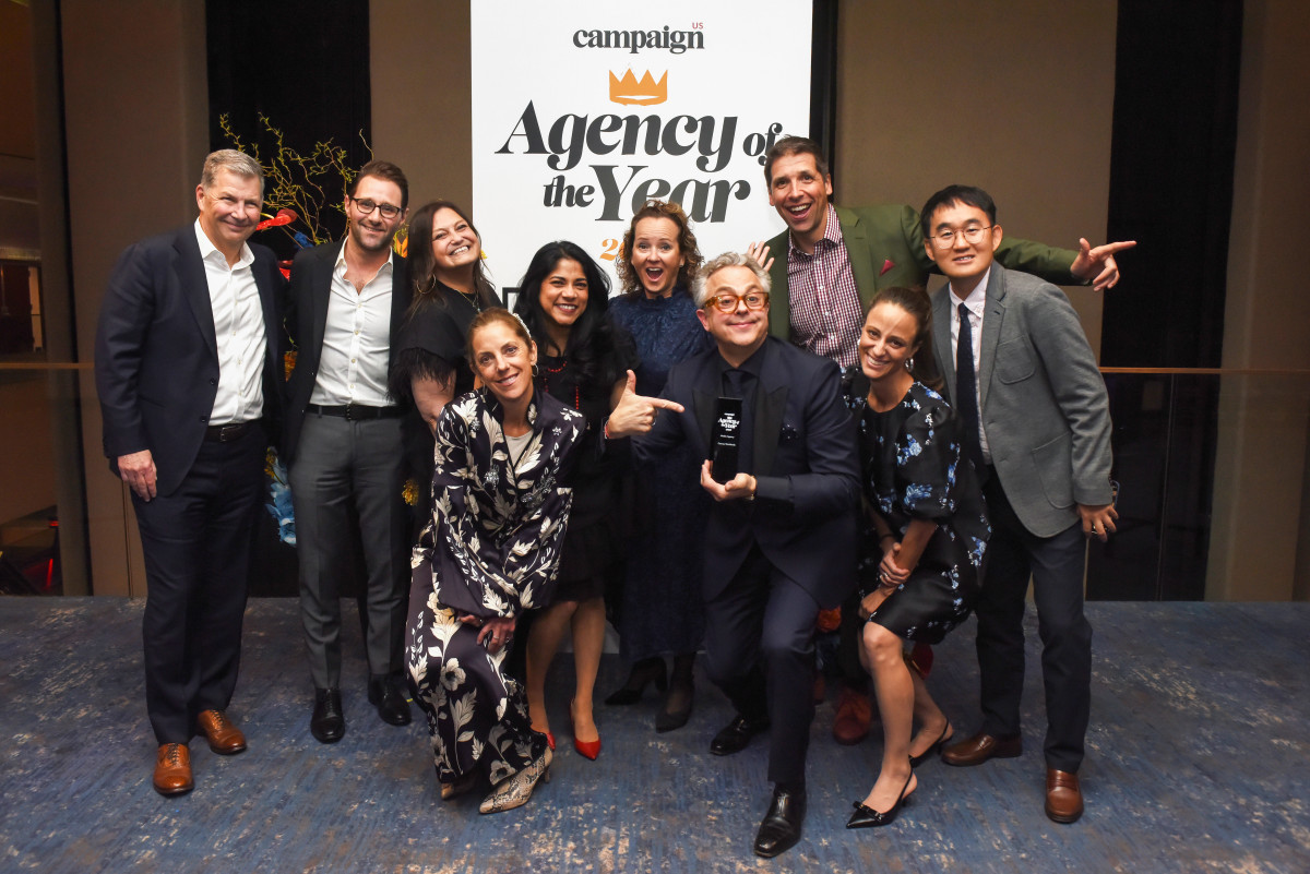 ▲ Campaign US '올해의 에이전시'를 수상한 캔버스 월드와이드 임직원들. (사진=이노션)