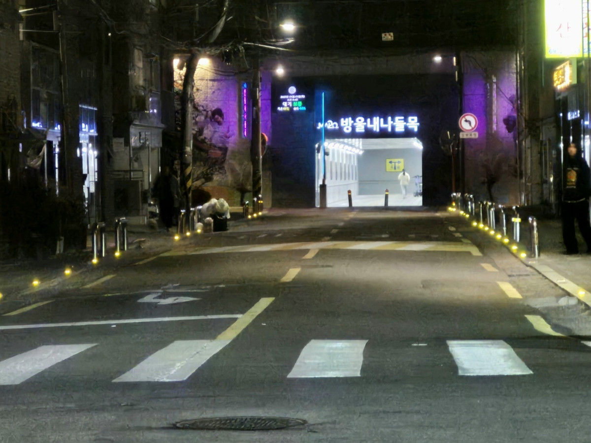 ▲방울내 나들목 인근 설치된 태양광 LED표지병