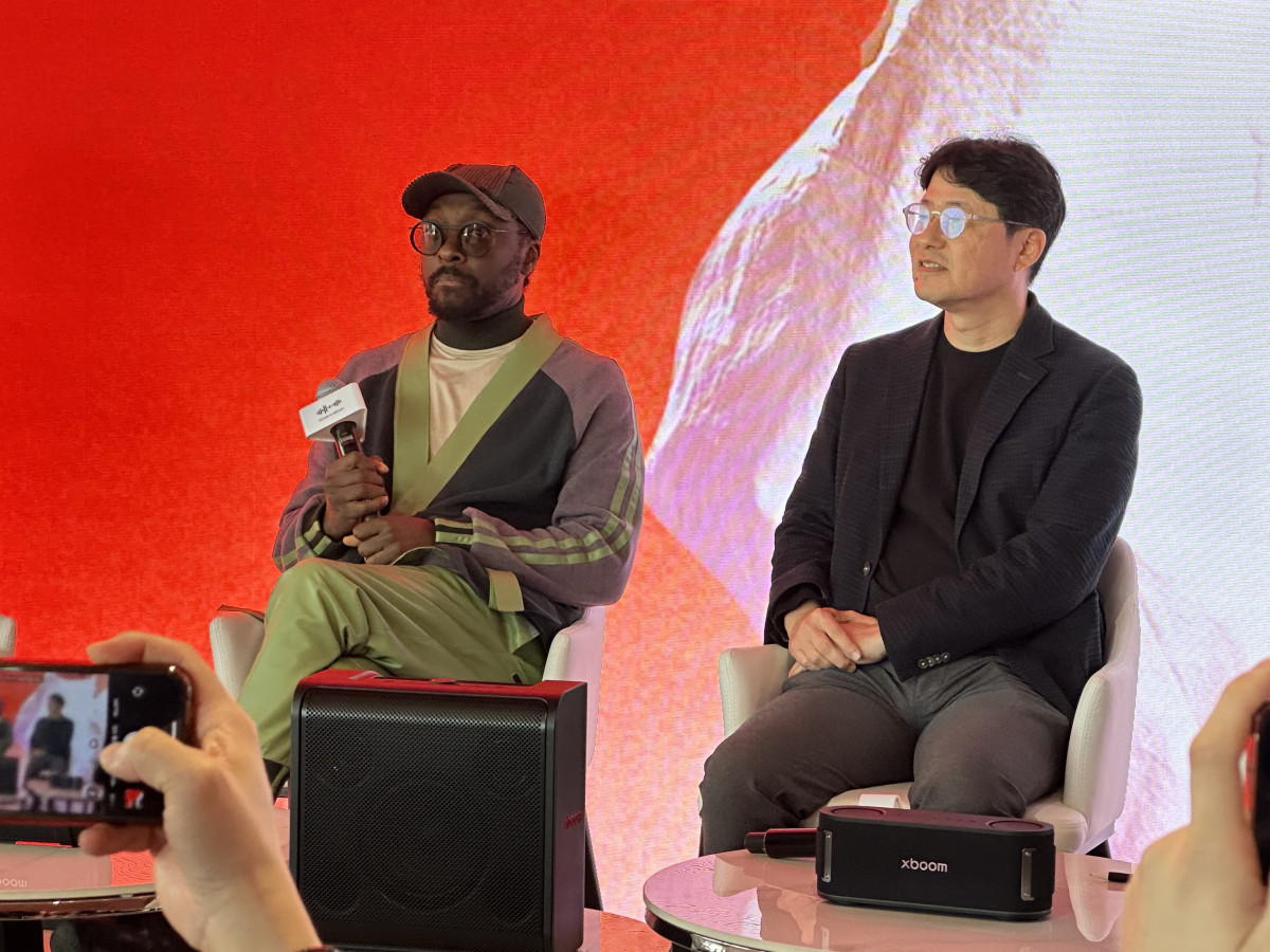 ▲7일 오후 서울 영등포구 그라운드220에서 LG 엑스붐 브랜드 데이가 열렸다. 참석자들 앞에 놓인 제품은 ‘엑스붐 바운스’와 ‘엑스붐 스테이지 301’ (이수진 기자)