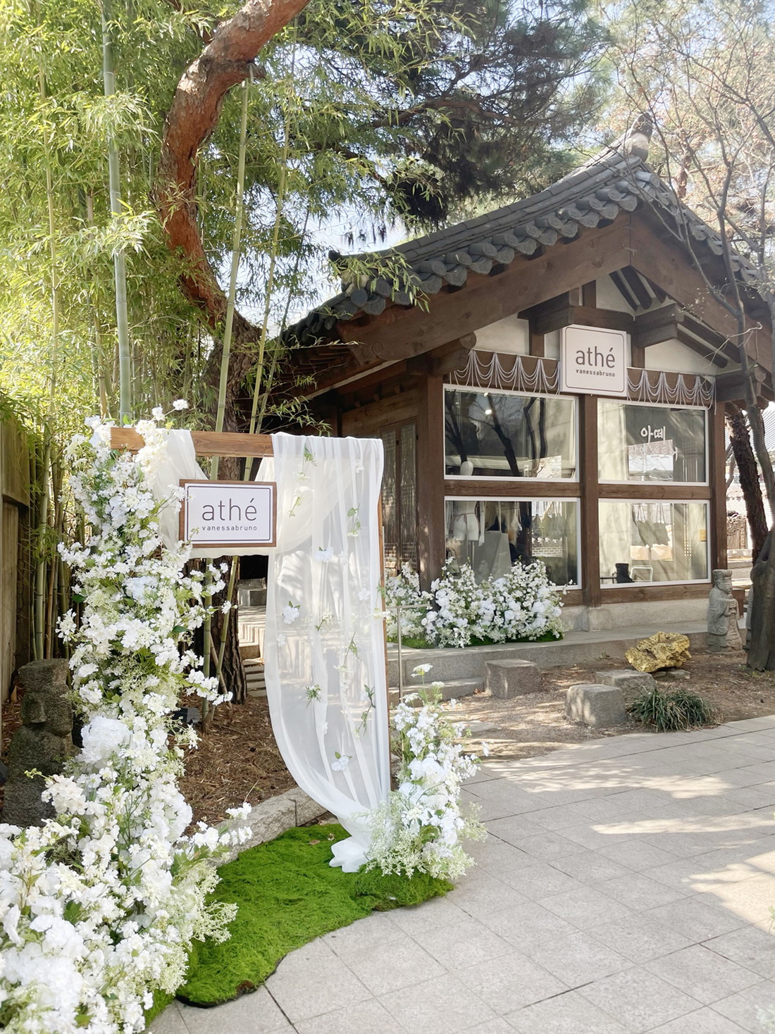 ▲아떼 바네사브루노 액세서리 북촌 아트선재 팝업스토어. (사진제공=LF)