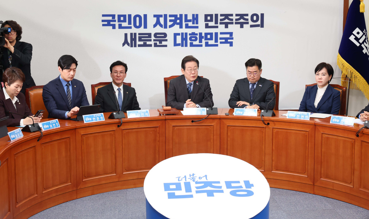 ▲이재명 더불어민주당 대표가 9일 서울 여의도 국회에서 열린 민주당 최고위원회의에서 모두발언을 하고 있다. 이 대표는 이날 대표직 사퇴 의사를 밝혔다. 신태현 기자 holjjak@