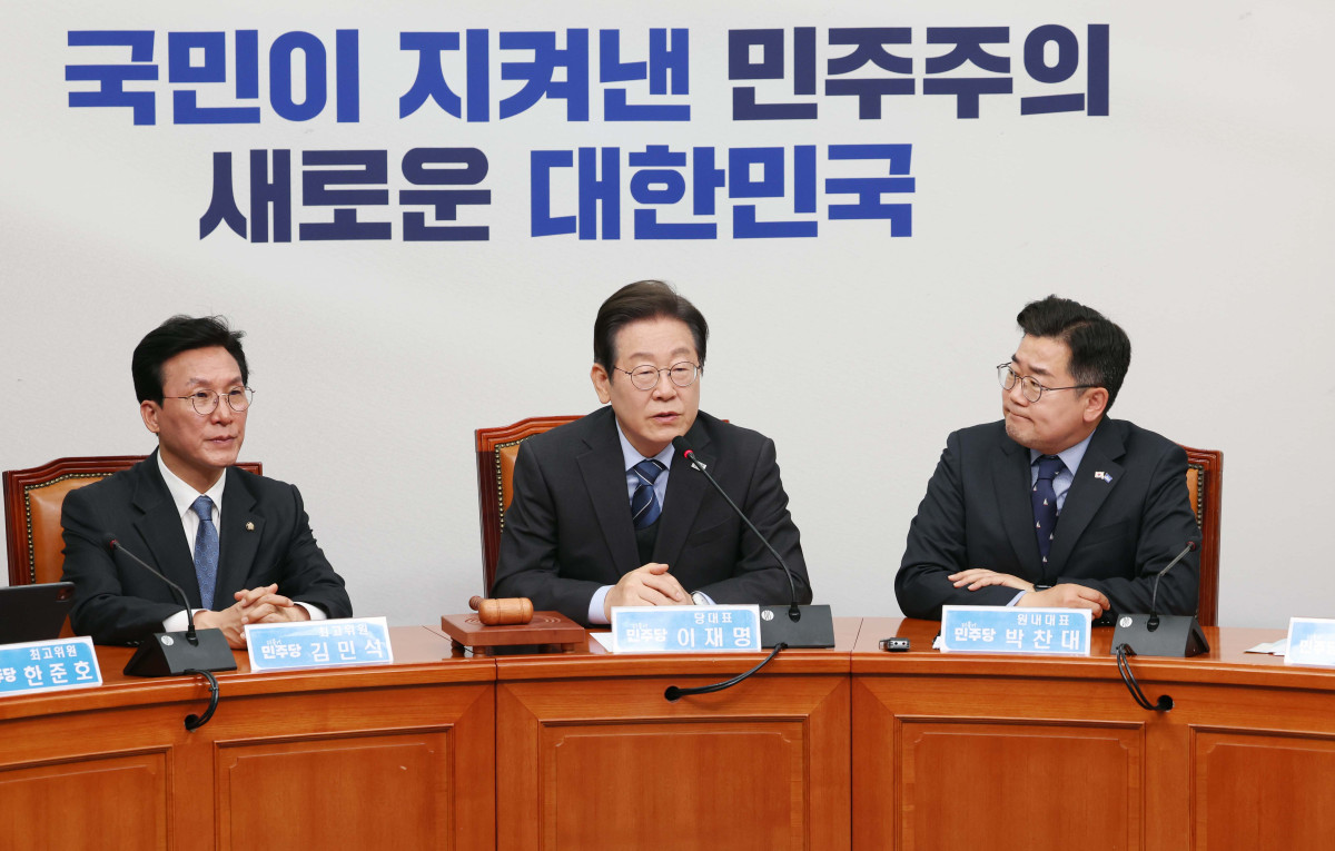 ▲이재명 더불어민주당 대표가 9일 서울 여의도 국회에서 열린 민주당 최고위원회의에서 모두발언을 하고 있다. 이 대표는 이날 대표직 사퇴 의사를 밝혔다. 신태현 기자 holjjak@