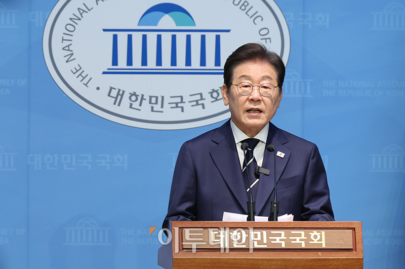 ▲대선 출마를 선언한 이재명 더불어민주당 전 대표가 11일 서울 여의도 국회 소통관에서 비전 및 캠프 인선을 발표하고 있다. 고이란 기자 photoeran@