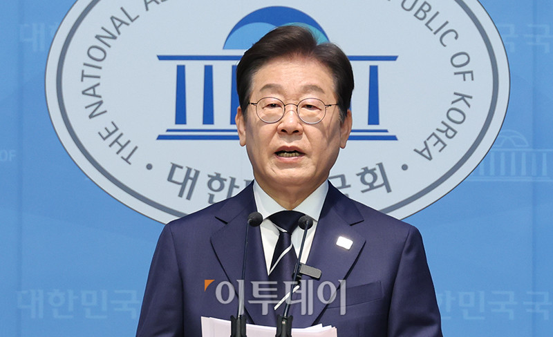 ▲대선 출마를 선언한 이재명 더불어민주당 전 대표가 11일 서울 여의도 국회 소통관에서 비전 및 캠프 인선을 발표하고 있다. 고이란 기자 photoeran@