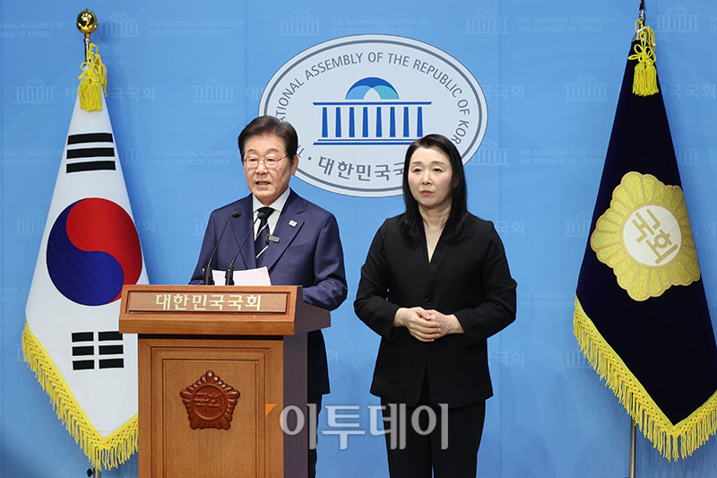 ▲대선 출마를 선언한 이재명 더불어민주당 전 대표가 11일 서울 여의도 국회 소통관에서 비전 및 캠프 인선을 발표하고 있다. 고이란 기자 photoeran@