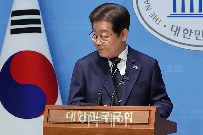 ▲대선 출마를 선언한 이재명 더불어민주당 전 대표가 11일 서울 여의도 국회 소통관에서 비전 및 캠프 인선을 발표하고 있다. 고이란 기자 photoeran@