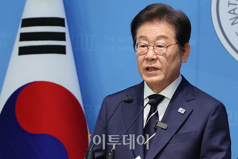 ▲대선 출마를 선언한 이재명 더불어민주당 전 대표가 11일 서울 여의도 국회 소통관에서 비전 및 캠프 인선을 발표하고 있다. 고이란 기자 photoeran@