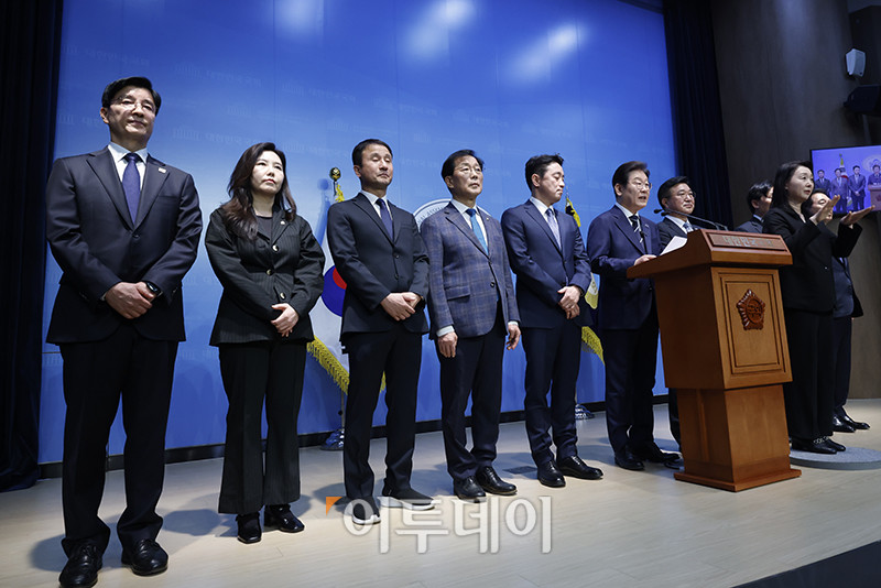 ▲대선 출마를 선언한 이재명 더불어민주당 전 대표가 11일 서울 여의도 국회 소통관에서 비전 및 캠프 인선을 발표하고 있다. 고이란 기자 photoeran@