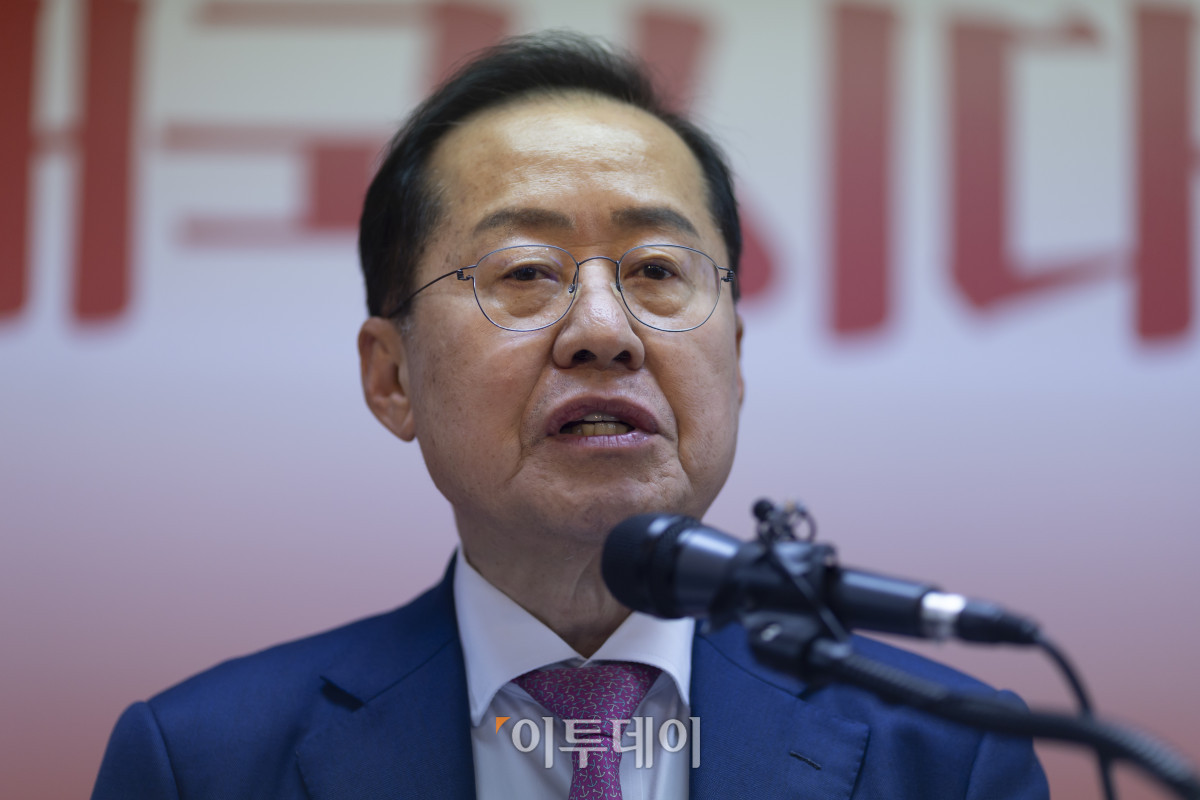 ▲홍준표 전 대구시장이 14일 서울 여의도 대하빌딩에서 선거 캠프 사무소에서 제21대 대통령 선거 출마 선언을 하고 있다. 조현호 기자 hyunho@