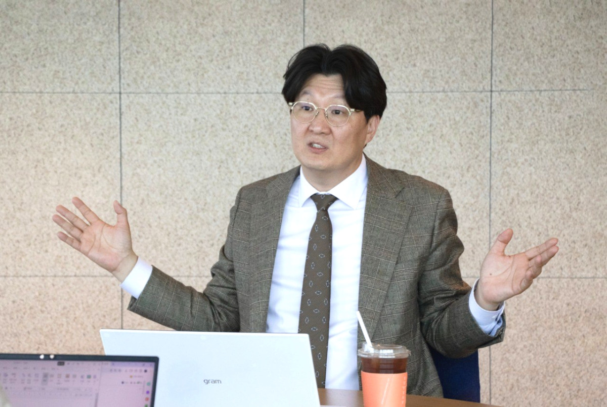 ▲금정섭 한화자산운용 ETF사업본부장이 이투데이와의 인터뷰에서 TDF ETF에 대해 설명하고 있다. (사진= 한화자산운용)