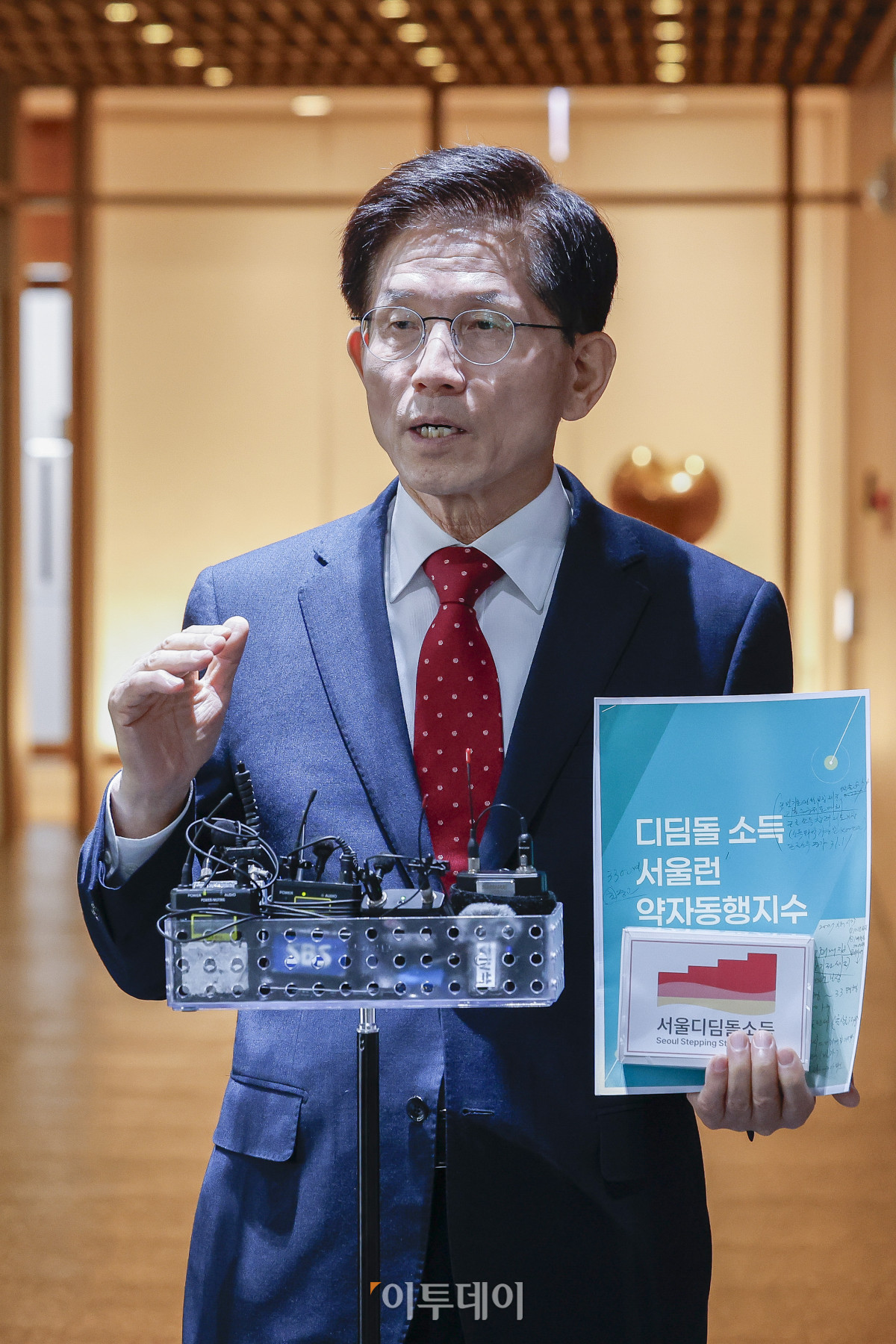 ▲제21대 대통령 선거에 출마하는 김문수 전 고용노동부 장관이 16일 서울 중구 서울시청에서 오세훈 서울시장과 조찬 회동을 마친 후 취재진의 질문에 답하고 있다. 조현호 기자 hyunho@