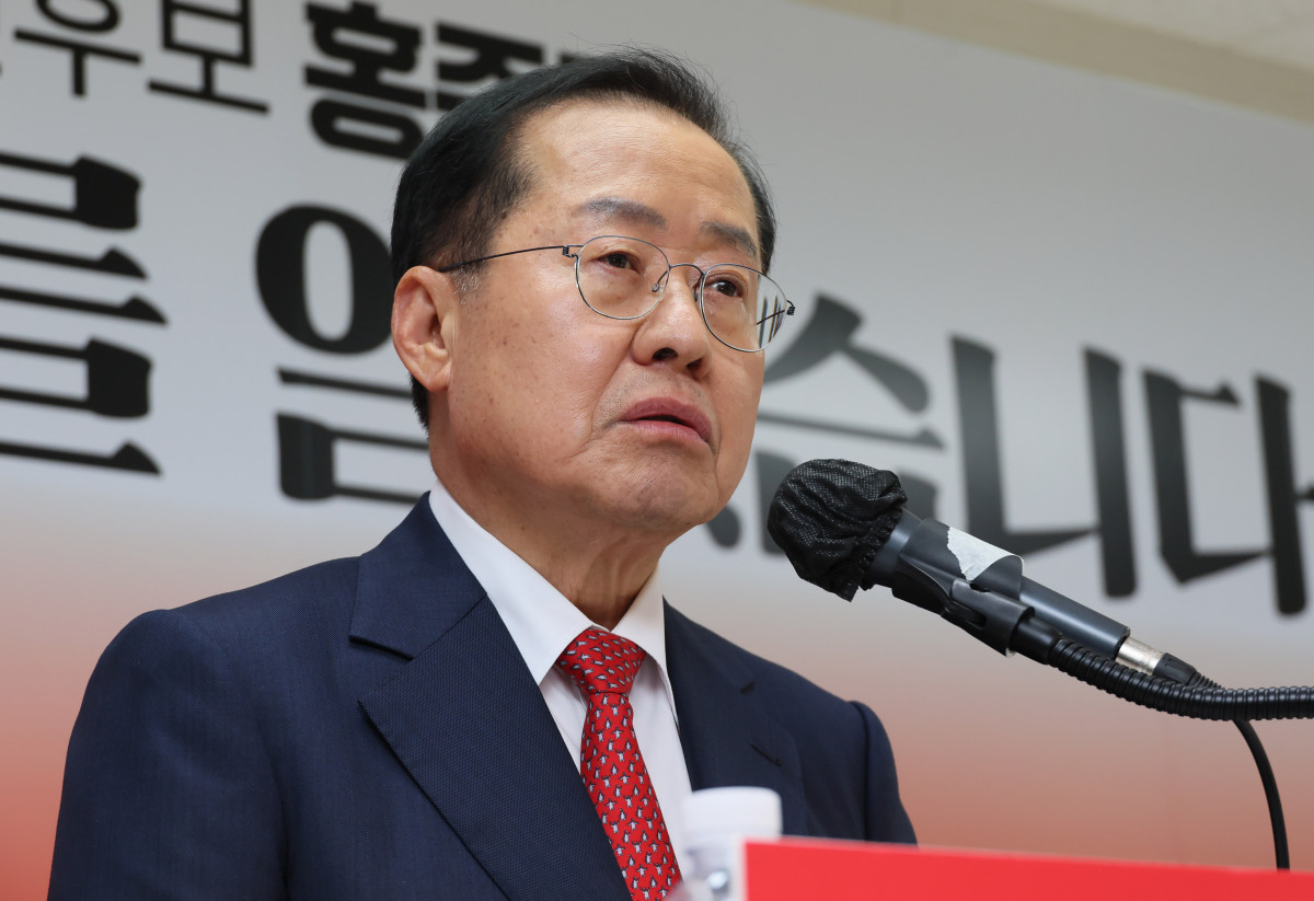 ▲홍준표 전 대구시장이 17일 서울 여의도 선거사무소에서 국방·외교·통일 분야 정책을 발표하고 있다. (연합뉴스)