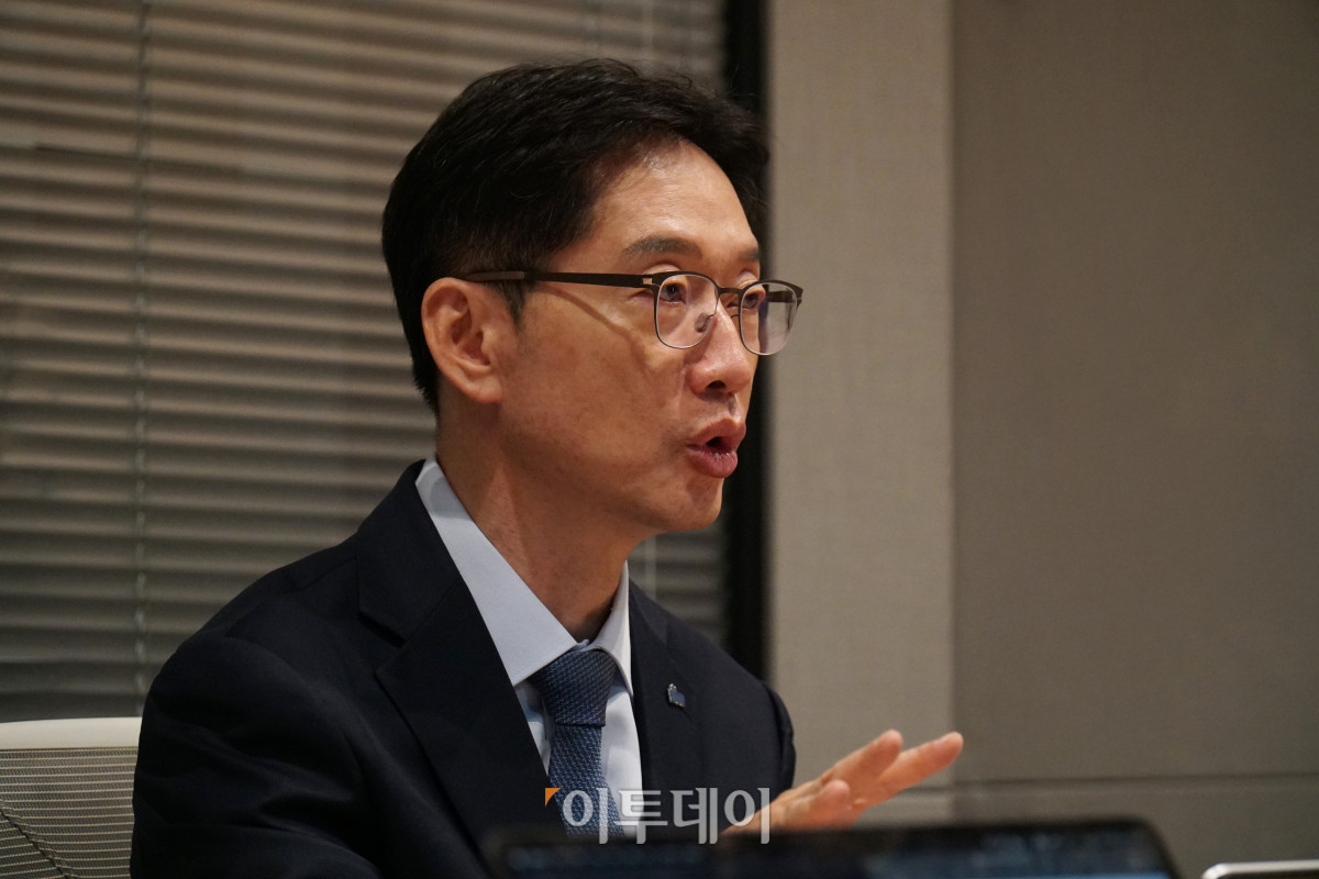 ▲김경수 더불어민주당 대선 예비후보가 20일 저녁 서울 종로구에서 본지와 인터뷰를 진행하고 있다. 김은재 기자 silverash@