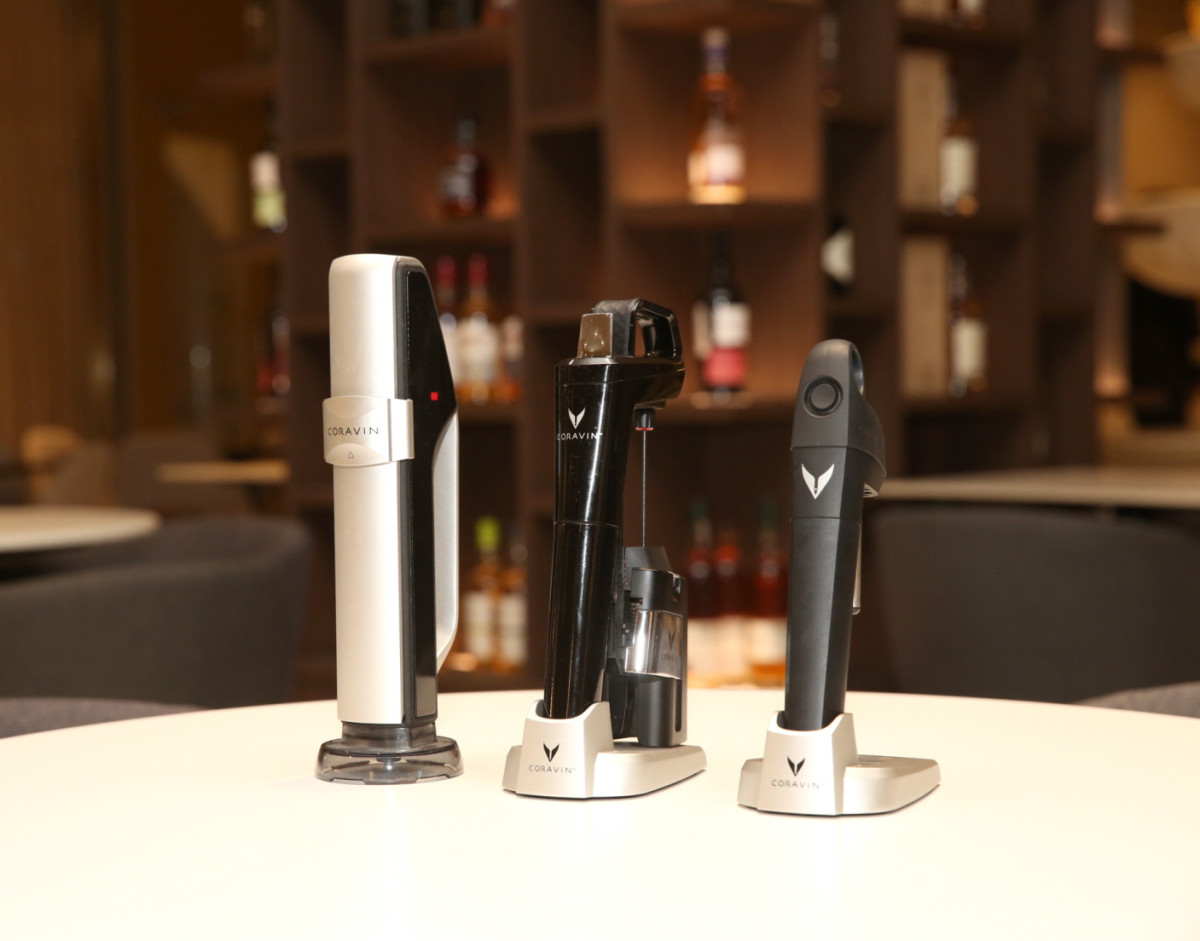 ▲코라빈 3종(왼쪽부터 스파클링 타임리스 피봇). (사진제공=아영FBC)