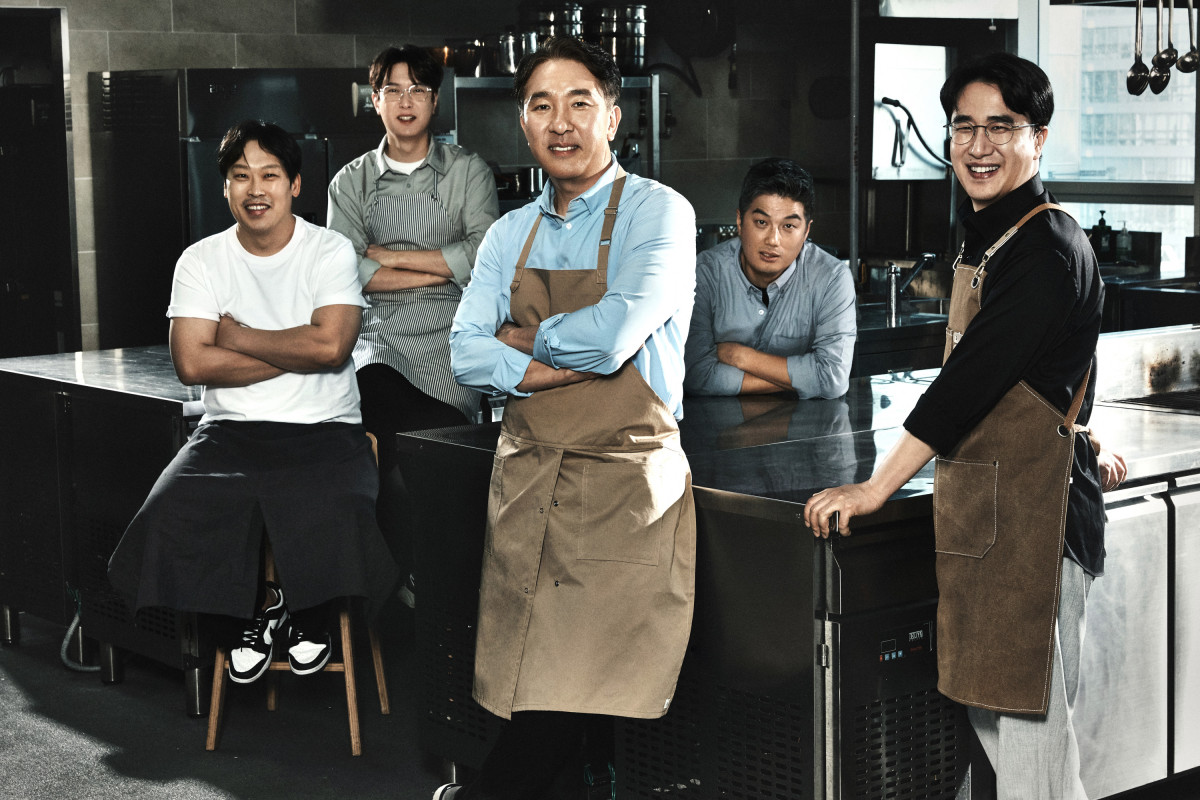 ▲피코크 비밀연구소 쉐프들 (사진제공=이마트)