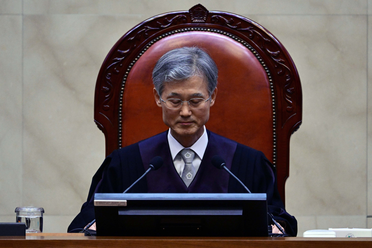 ▲조희대 대법원장이 1일 오후 서울 서초구 대법원 대법정에서 이재명 더불어민주당 대선 후보의 공직선거법 위반 사건 상고심 선고를 준비하며 생각에 잠겨 있다. 사진공동취재단