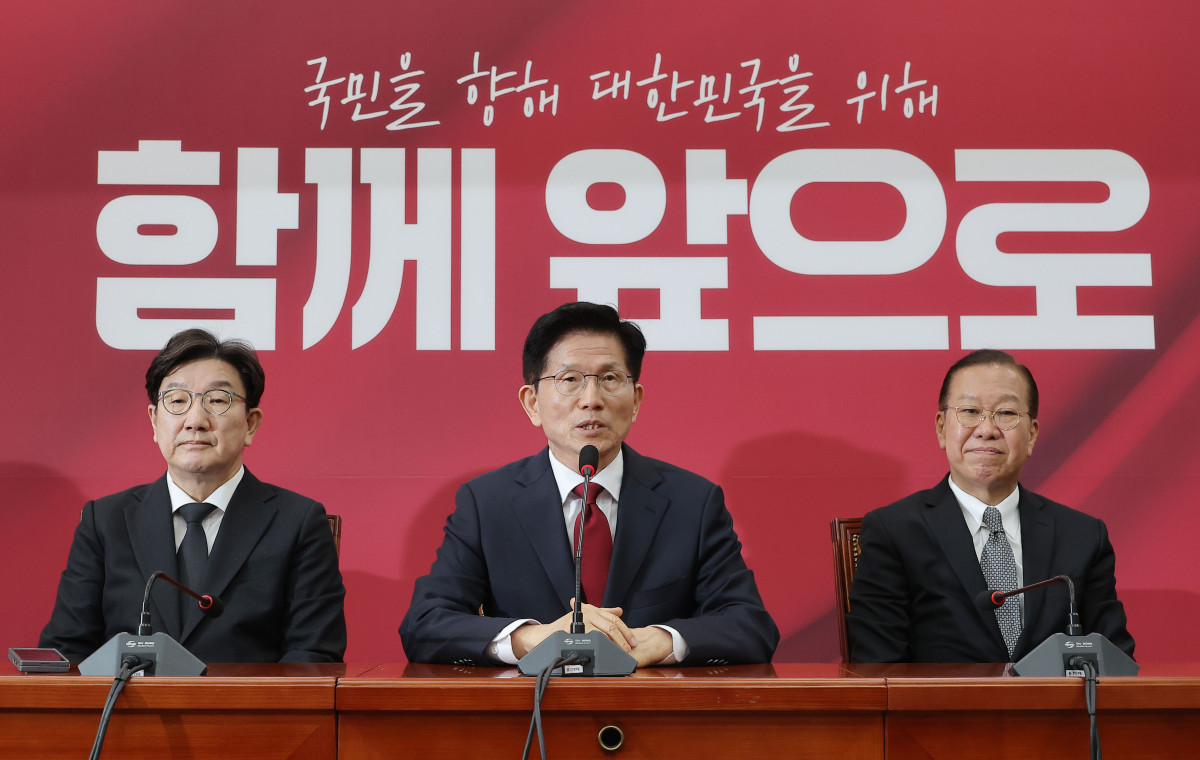 ▲국민의힘 김문수 대선 후보가 4일 국회에서 열린 당 선거대책위원회 회의에서 발언하고 있다.