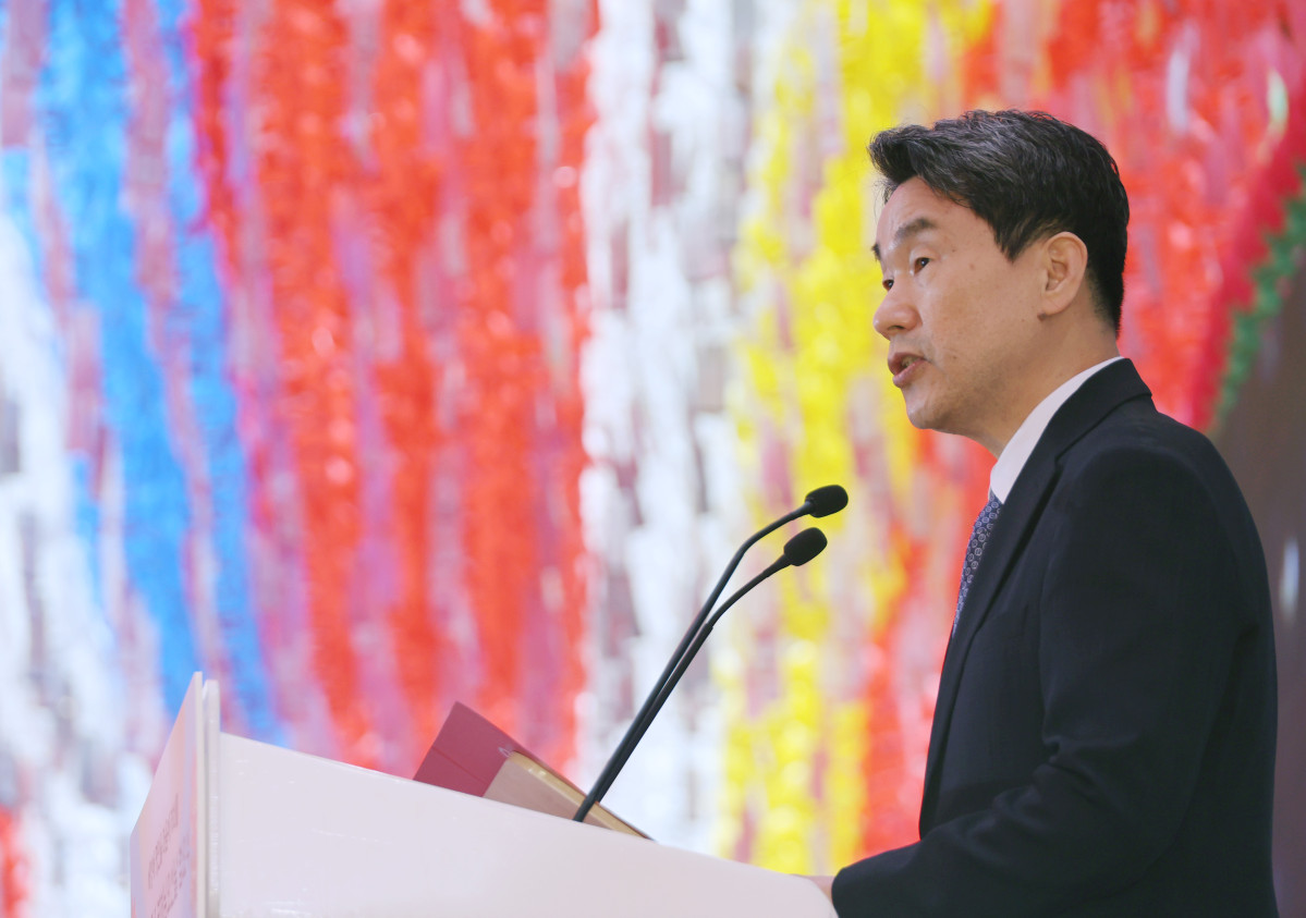 ▲이주호 대통령 권한대행 부총리 겸 교육부 장관이 5일 서울 종로구 조계사에서 열린 불기 2569년 부처님오신날 봉축법요식에서 축사를 하고 있다. (연합뉴스)