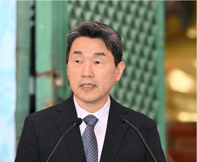 ▲이주호 대통령 권한대행 겸 부총리 교육부 장관이 5일 서울 종로구 조계사에서 열린 대한불교조계종 부처님오신날 봉축법요식에 참석해 축사하고 있다.  (연합뉴스)