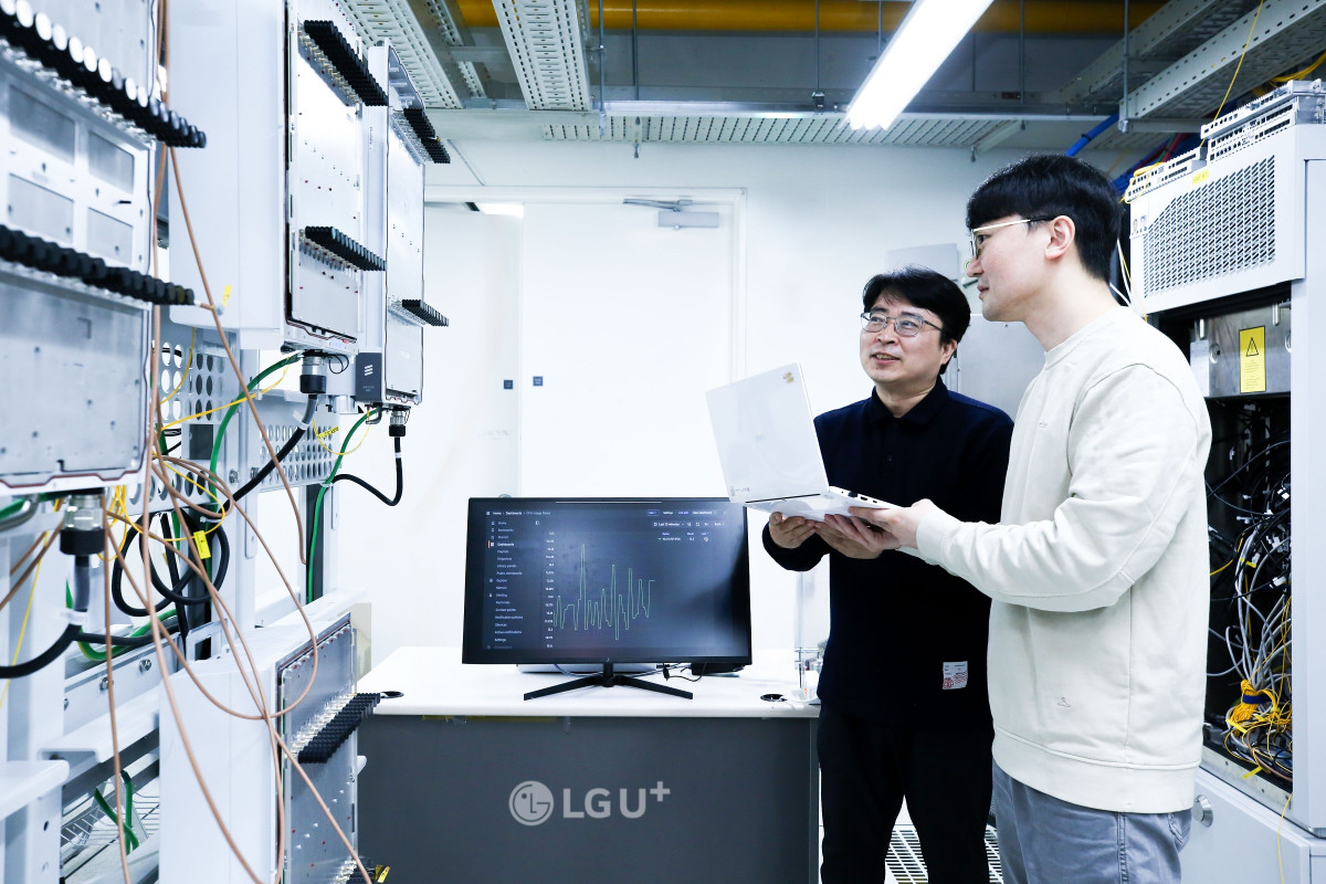 ▲LG유플러스는 글로벌 통신 장비 제조사 에릭슨과 차세대 네트워크 구조 '클라우드랜(Cloud RAN) 아키텍처' 분야 협력을 강화한다고 6일 밝혔다. (사진제공=LG유플러스)