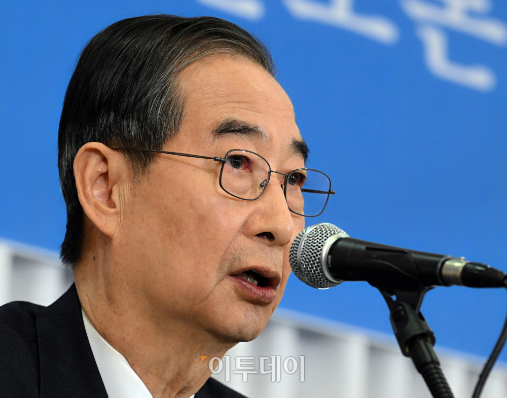 ▲한덕수 무소속 대통령선거 예비후보가 6일 서울 중구 코리아나 호텔에서 열린 관훈토론회에서 기조연설을 하고 있다. 국회사진취재단 (이투데이DB)