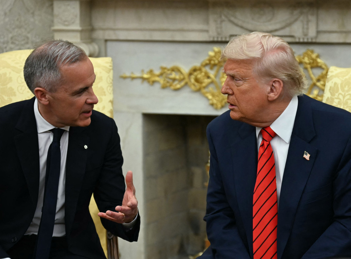 ▲6일(현지시간) 백악관에서 마크 카니(왼쪽) 신임 캐나다 총리와 회담하는 도널드 트럼프 대통령의 모습. 그는 "며칠 안으로 매우 긍정적인 중대한 발표를 할 것"이라고 예고했다. 워싱턴D.C./AFP연합뉴스