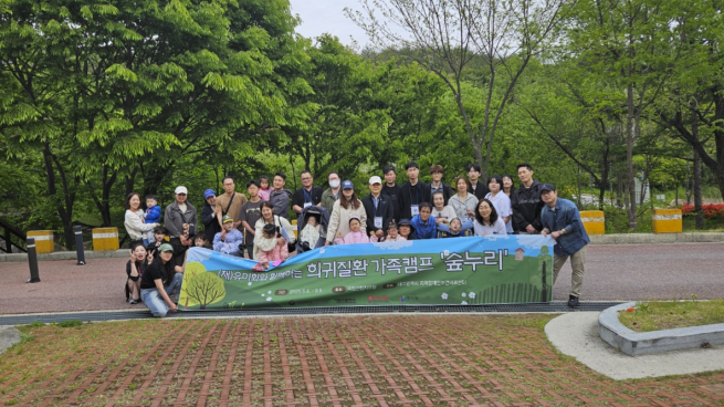 ▲엑스플러스는 어린이날을 맞아 희귀질환 환아와 가족들을 위한 나눔 행사에 동참하며, 재단법인 유미회에 '캐치! 티니핑' 굿즈를 기부했다고 7일 밝혔다. (사진제공 = 엑스플러스)