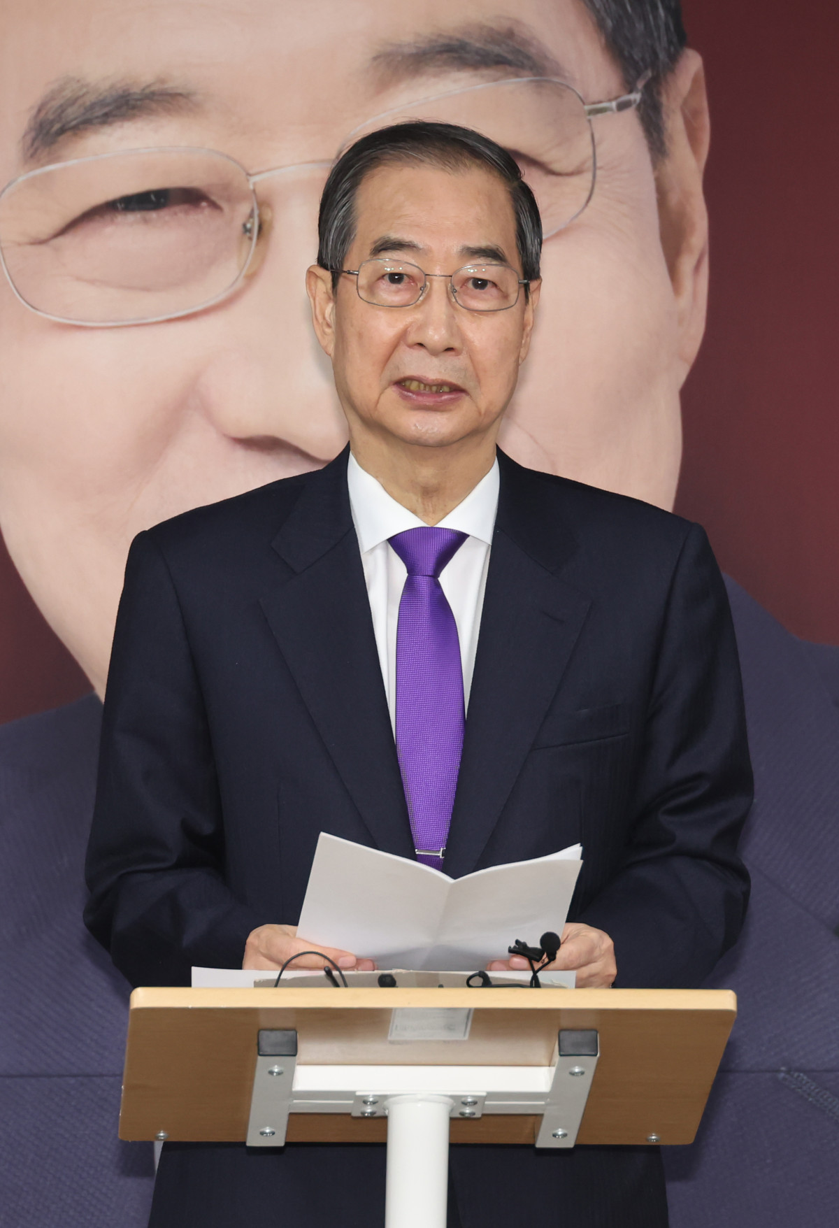 ▲한덕수 무소속 대선 예비후보가 7일 서울 여의도 캠프 사무실에서 단일화 관련 입장을 밝히고 있다. 2025.05.07.  (뉴시스)