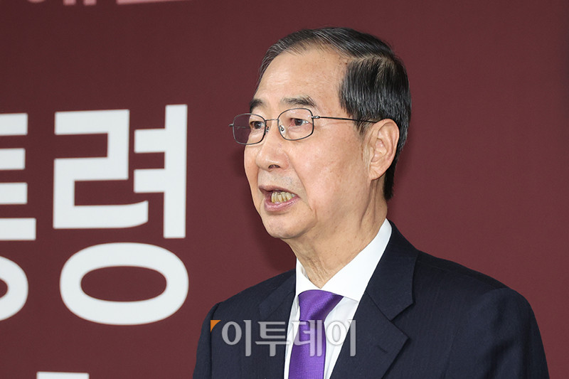 ▲한덕수 무소속 대통령선거 예비후보가 7일 서울 여의도 선거캠프 사무실에서 열린 기자회견에서 대선 단일화와 관련해 발언하고 있다. 고이란 기자 photoeran@
