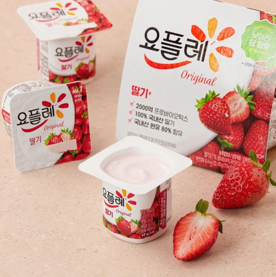 ▲빙그레 '요플레 오리지널 딸기' (사진제공=요플레)
