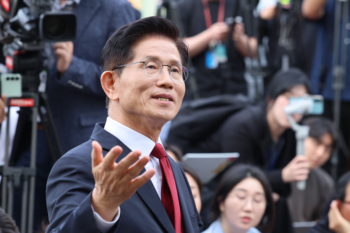 ▲김문수 국민의힘 대선 후보가 8일 서울 여의도 국회 내 카페에서 단일화 관련 회동을 하고 있다. (사진제공=뉴시스)