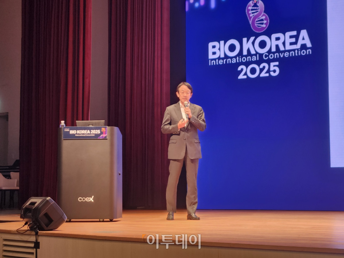 ▲이병건 지아이이노베이션 고문은 9일 서울 삼성동 코엑스에서 열린 ‘바이오 코리아 2025’에서 ‘항노화 시장의 미래 전망과 한국의 대응 전략’을 주제로 발표했다. (이상민 기자 imfactor@)