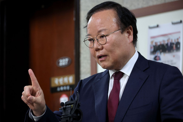 ▲국민의힘 김문수 대선 후보측의 김재원 비서실장이 10일 국회에서 재개된 국민의힘 김문수 대선 후보와 한덕수 후보 간의 단일화 협상이 결렬된 뒤 취재진 질문에 답하고 있다. 2025.5.10 (연합뉴스 )