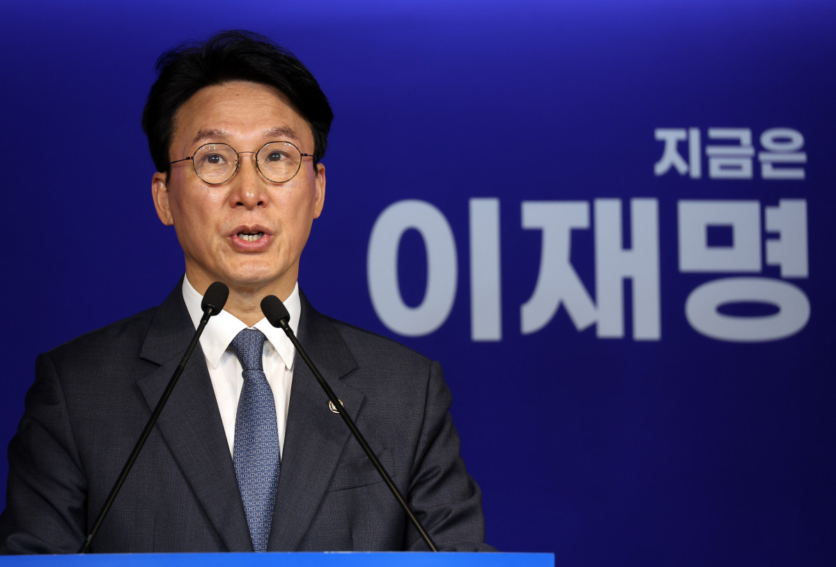 ▲11일 서울 영등포구 더불어민주당사에서 김민석 상임 공동선대위원장이 국민의힘 김문수 대선 후보 확정 관련 입장 발표 기자회견을 하고 있다.  (연합뉴스)