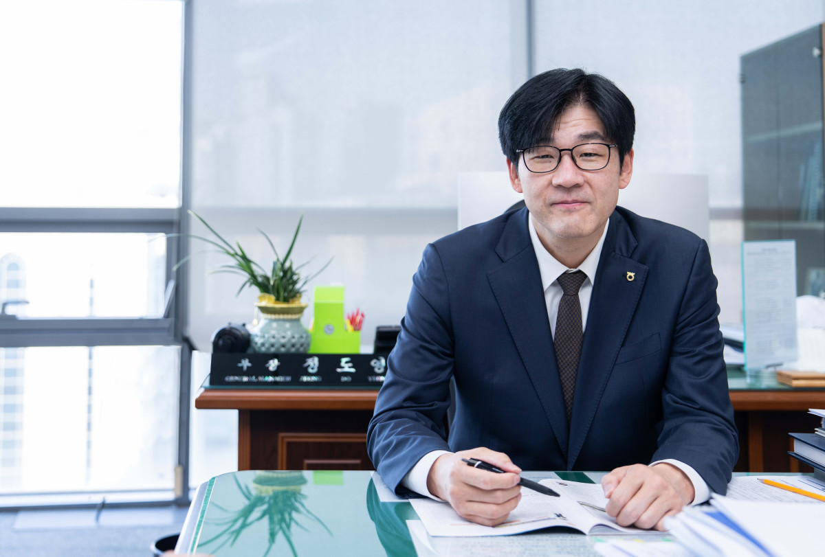 ▲정도영 NH농협은행 글로벌사업부장이 서울 서대문구 농협은행 본사에서 인터뷰를 진행하고 있는 모습 (사진제공=NH농협은행)