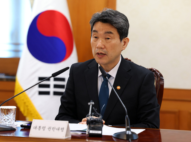 ▲이주호 대통령 권한대행 부총리 겸 교육부 장관이 12일 정부서울청사에서 제21대 대통령 선거 대비 공명선거 관계장관회의를 하고 있다. (연합뉴스)