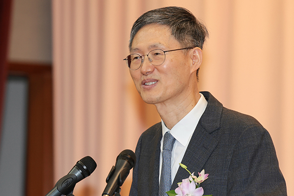 ▲문형배 헌법재판소장 권한대행이 지난달 18일 서울 종로구 헌법재판소에서 퇴임사를 하고 있다. (연합뉴스)