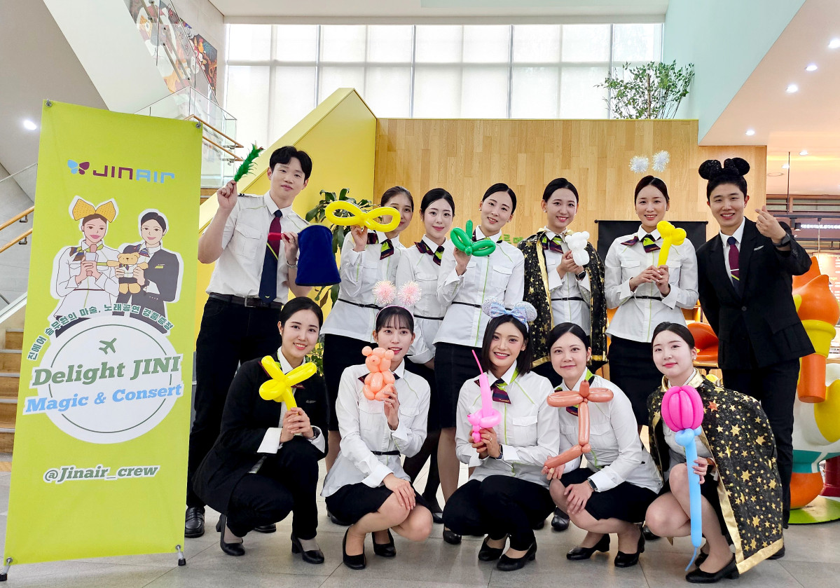 ▲진에어는 서울 마포구에 위치한 푸르메재단 넥슨어린이재활병원에서 사회 공헌 활동을 진행했다고 19일 밝혔다. (사진=진에어)