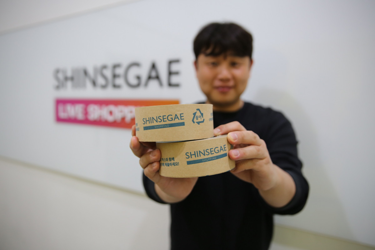 ▲신세계라이브쇼핑이 사용하는 수해리종이테이프 (사진제공=신세계라이브쇼핑)