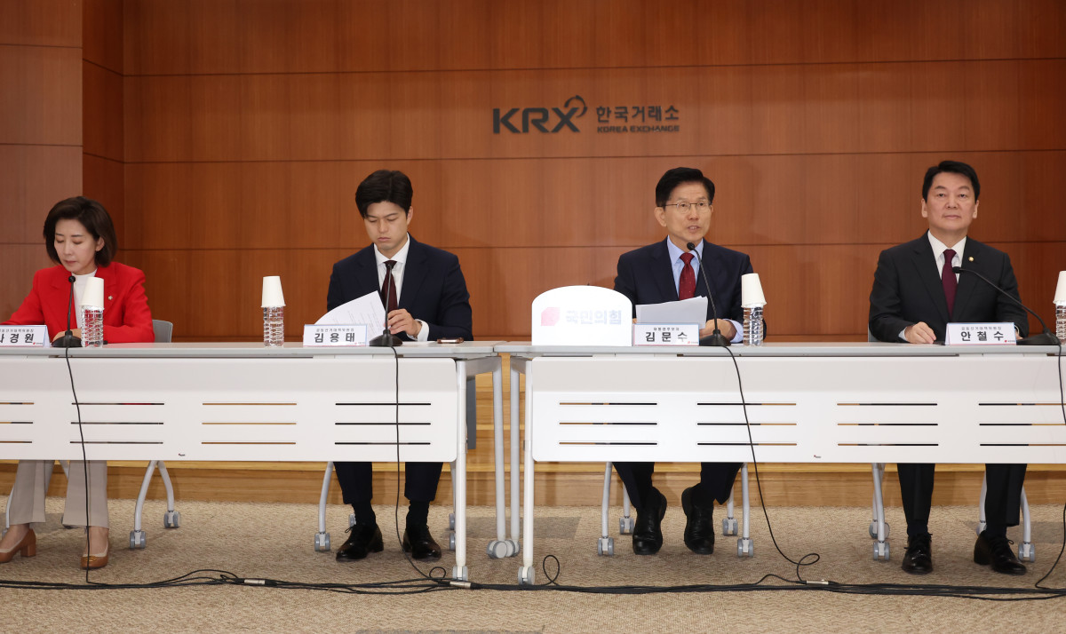 ▲김문수 국민의힘 대선 후보가 22일 서울 KRX한국거래소에서 열린 '규제혁파로 금융을 새롭게' 정정당당 중앙선거대책위원회 현장회의에서 발언하고 있다. (사진=뉴시스)