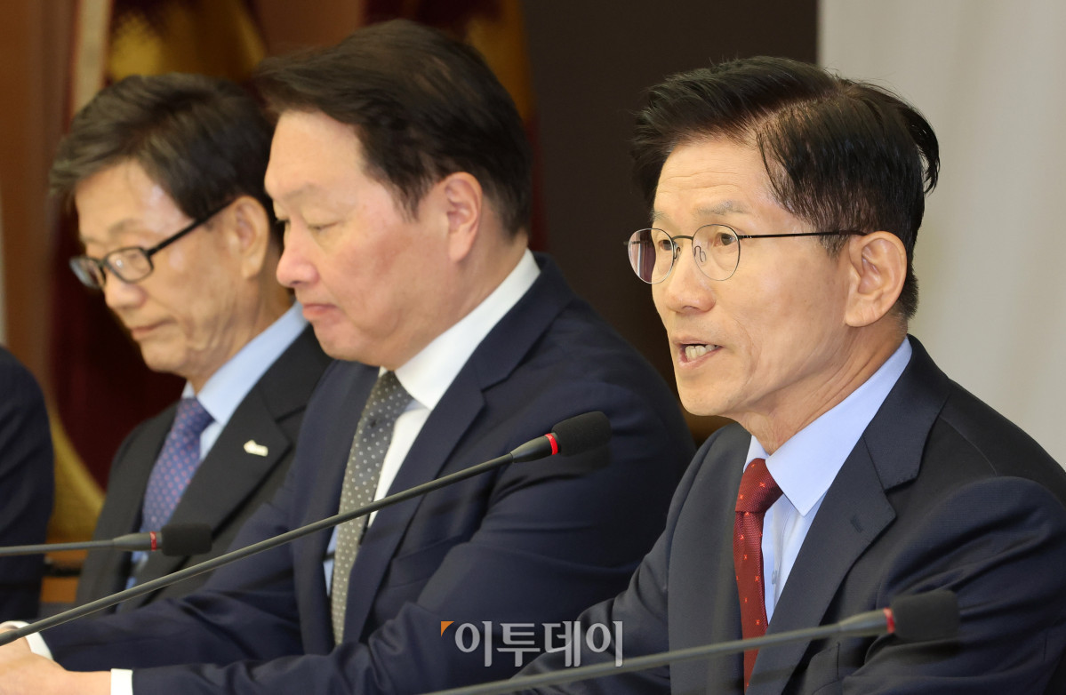 ▲김문수 국민의힘 대선후보가 22일 서울 중구 대한상공회의소에서 열린 김문수 국민의힘 대선후보-경제5단체 간담회에서 모두발언을 하고 있다. 조현호 기자 hyunho@