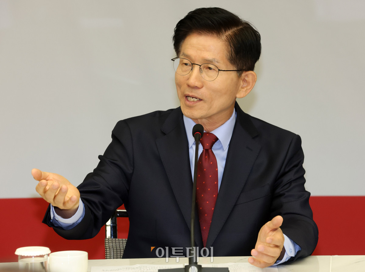 ▲김문수 국민의힘 대선후보가 22일 서울 중구 대한상공회의소에서 열린 김문수 국민의힘 대선후보-경제5단체 간담회에서 모두발언을 하고 있다. 조현호 기자 hyunho@