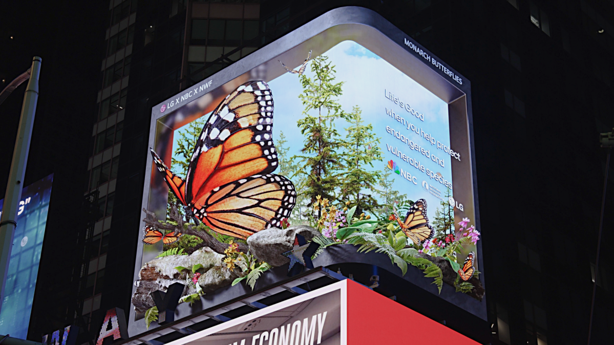 ▲뉴욕 타임스스퀘어 전광판에 상영된 '모나크 나비' 보호 캠페인 영상 (자료제공=LG전자)