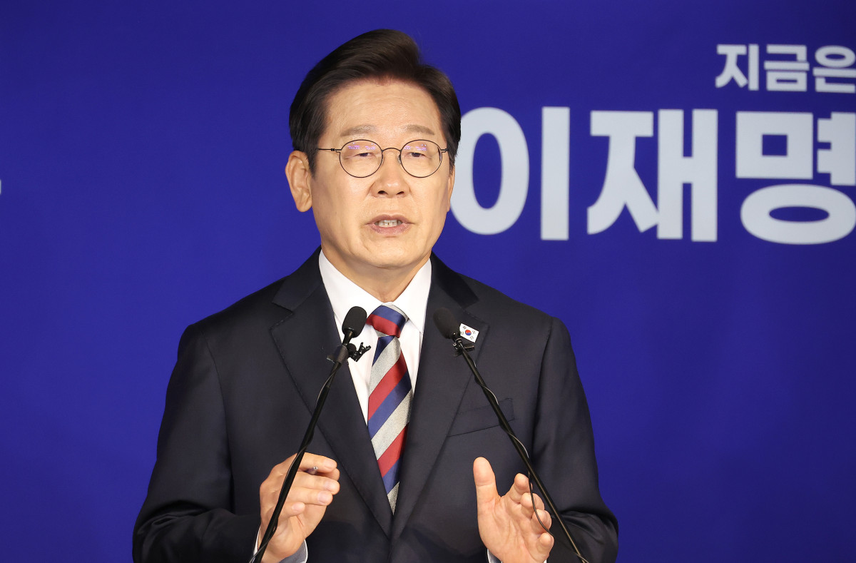 ▲더불어민주당 이재명 대선 후보가 25일 서울 여의도 당사에서 열린 기자회견에서 취재진의 질문에 답변하고 있다. (연합뉴스)