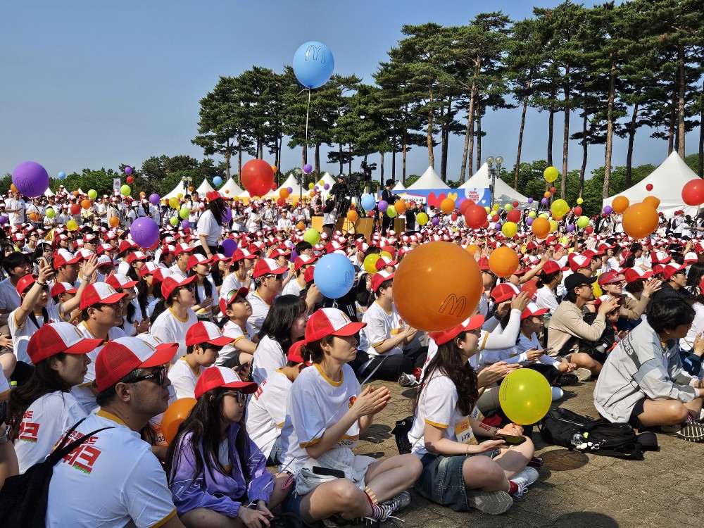 ▲‘2025 맥도날드 해피워크’ 참가자들이 행사를 즐기고 있다. (문현호 기자 m2h@)